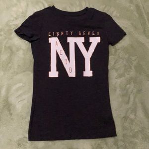 aeropostal graphic tee shirt. size: xs